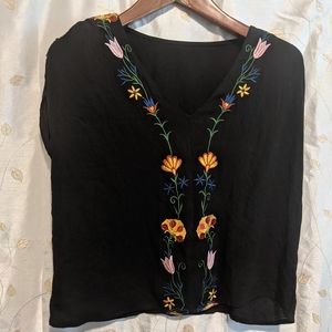 2 boho chic embroidered tops in EUC SZ MED 🖤